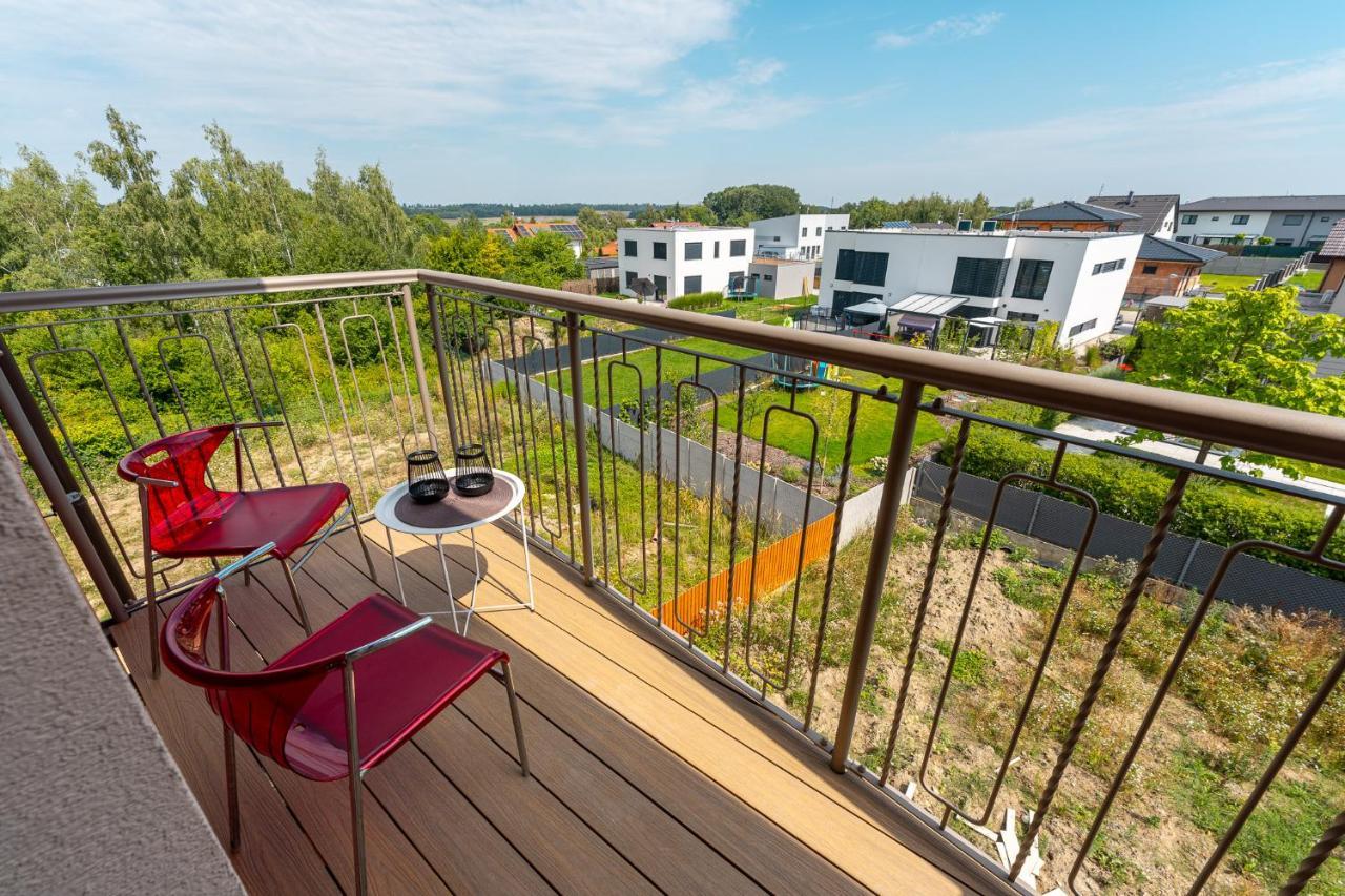Laskara Garden Apartment By Prague Forest Nové Jirny Exterior foto